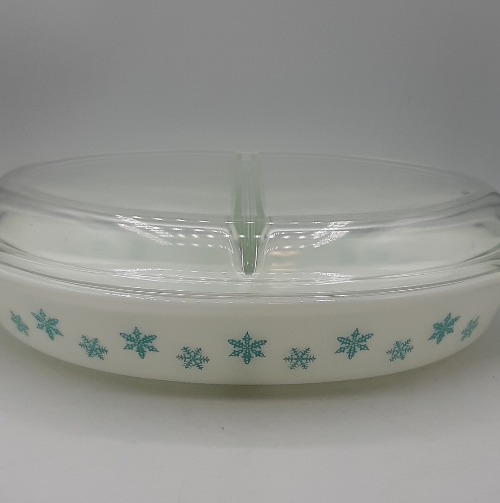 Vintage Pyrex Snowflake 1 1/2 Quart Casserole Dish 043 Oval Turquoise Blue Lid